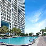 Miami Vice! Totally Renovated, Water & Park Views!