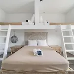 Treehouse Hotel