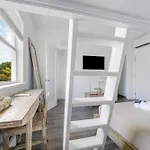Treehouse Hotel