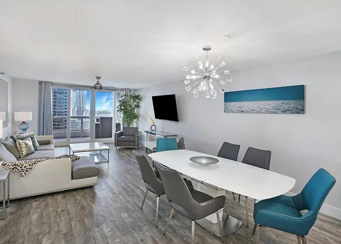Miami Vice! Totally Renovated, Water & Park Views!