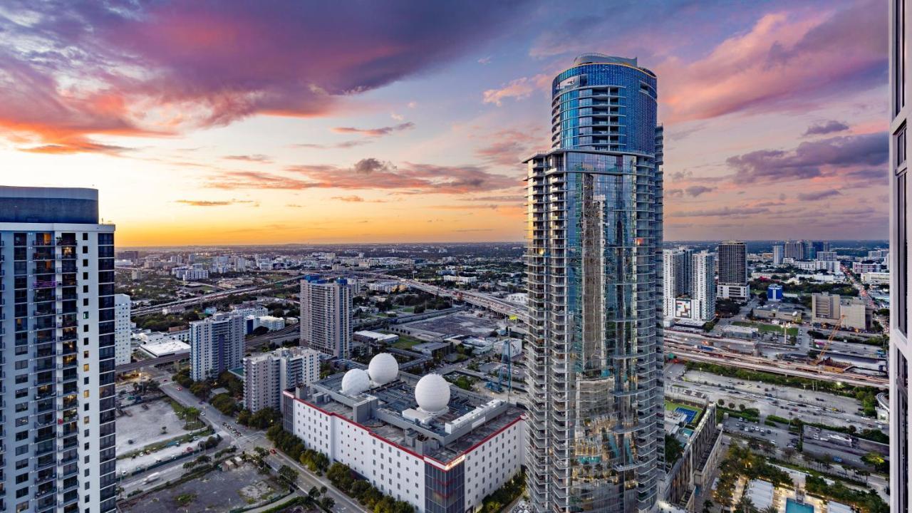 Global Luxury Worldcenter * Miami