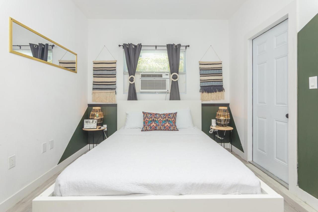 1 Bedroom With Balcony - Heart Of Downtown Appartement