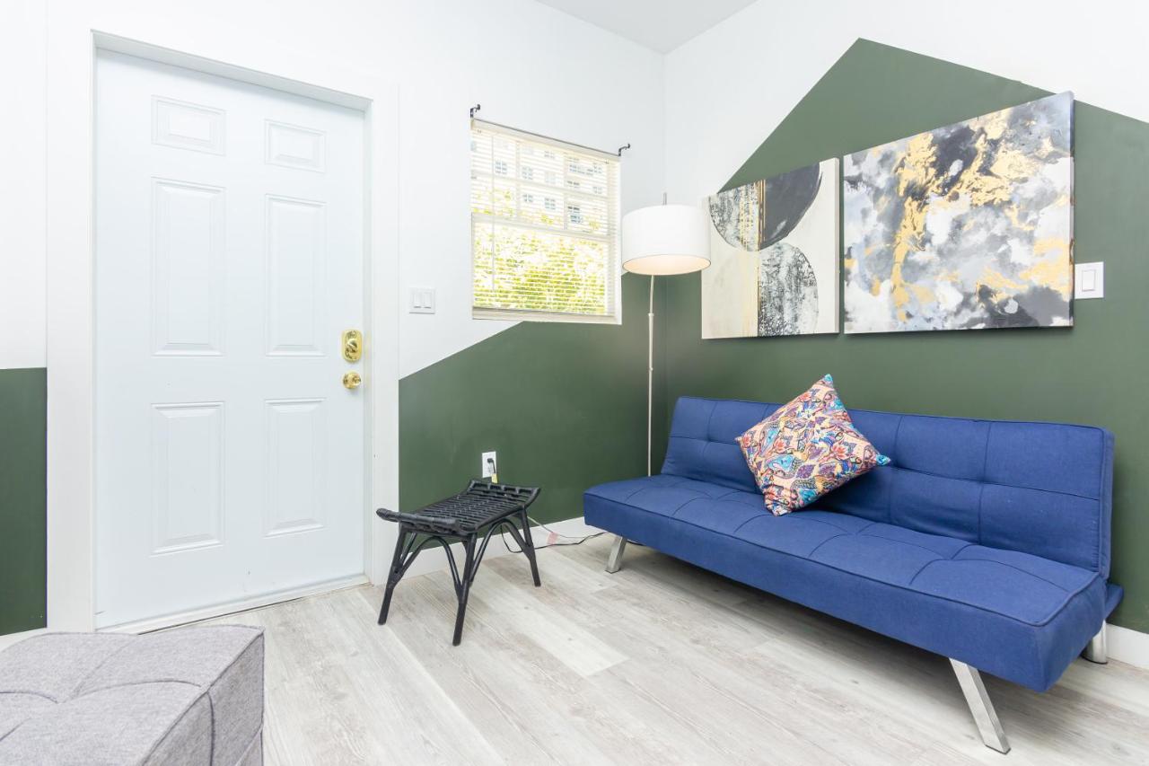 1 Bedroom With Balcony - Heart Of Downtown Appartement