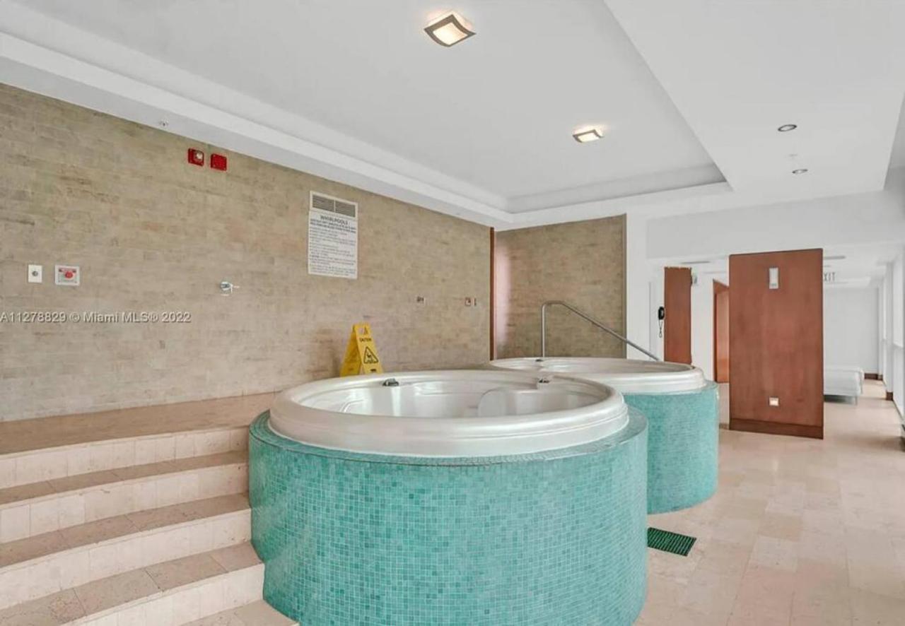 Amazing Loft Style 1 Bed With Water And City Views