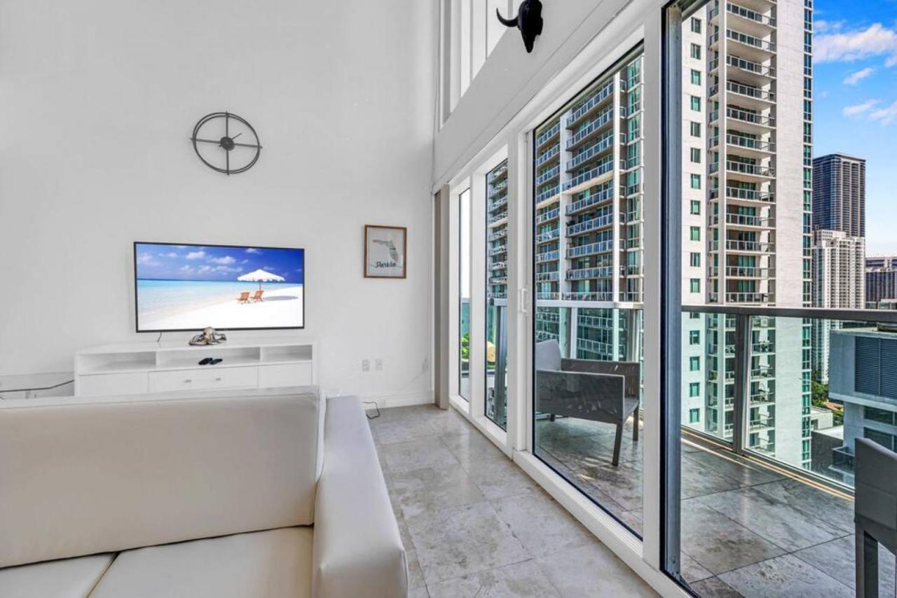 Amazing Loft Style 1 Bed With Water And City Views *