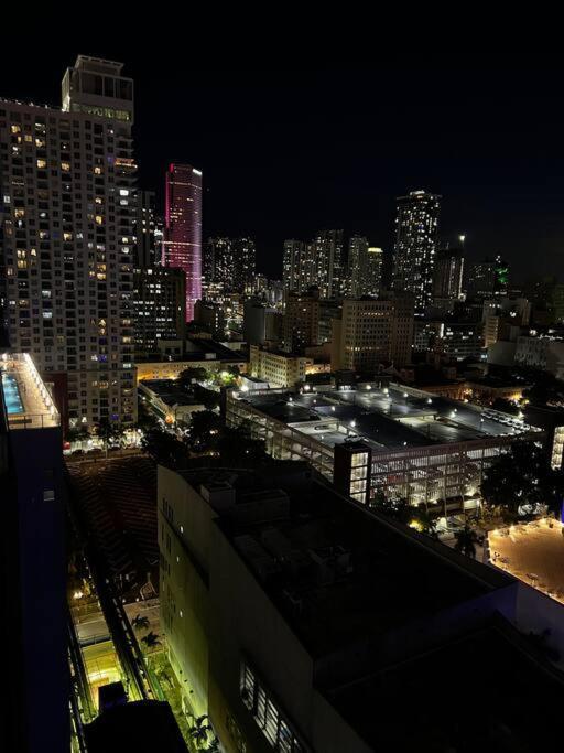 Spacious And Luxurious In Downtown Appartement *