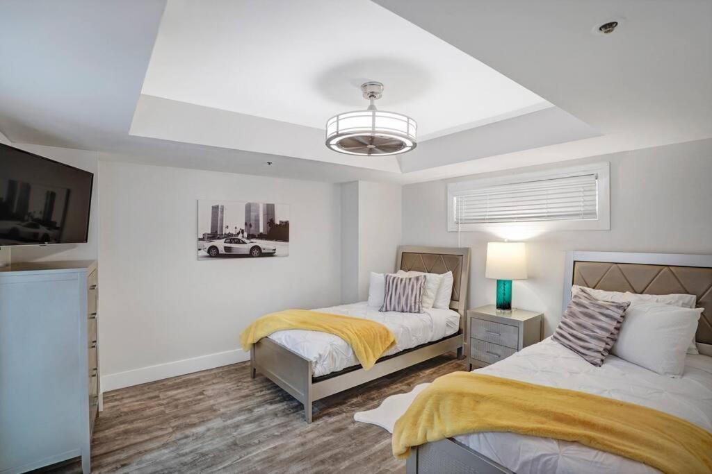 Vice! Totally Renovated, Water & Park Views! *