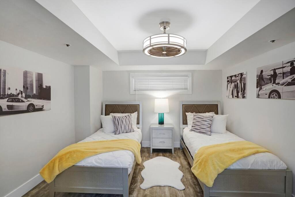 Vice! Totally Renovated, Water & Park Views! Apartment