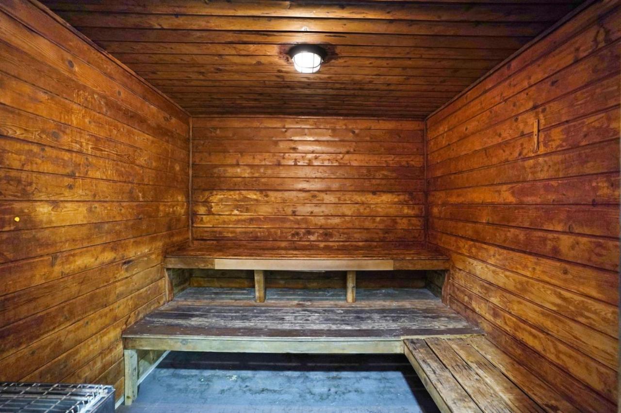 Vice! Totally Renovated, Water & Park Views! Apartment *