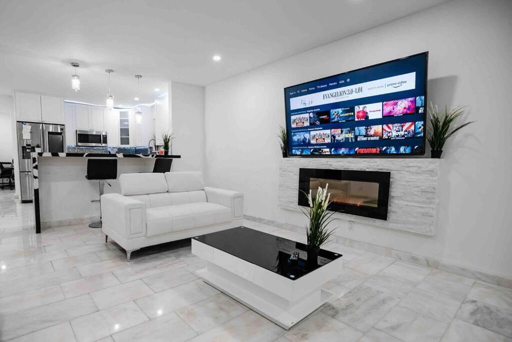 Villa Exquisite Luxe 3 Bed With Hot Tub! *