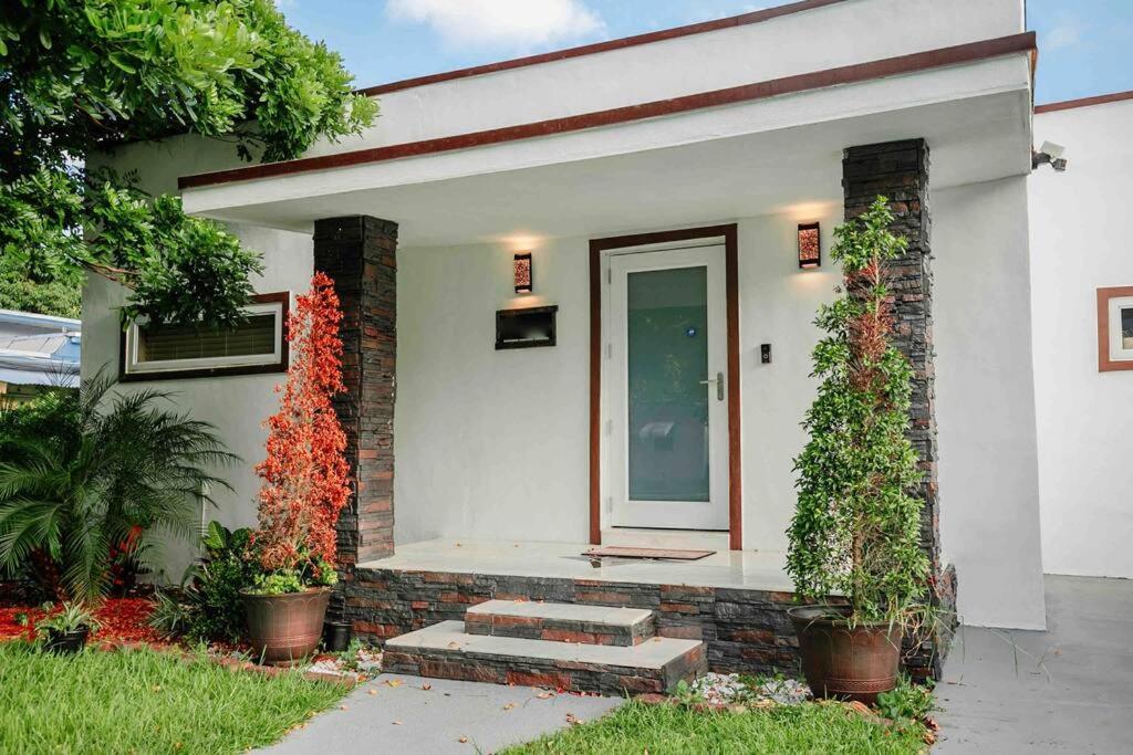 Exquisite Luxe 3 Bed With Hot Tub! Miami