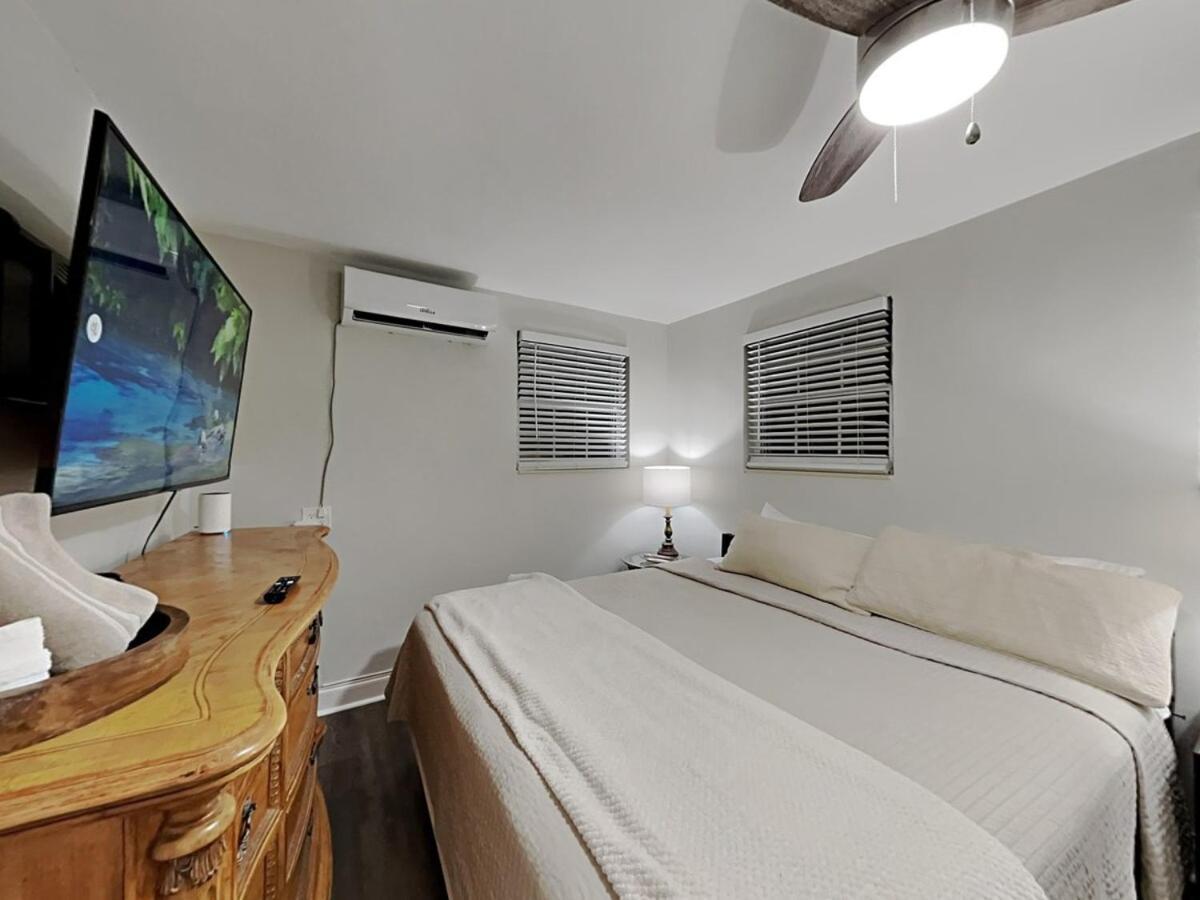 Townhouse With Patio, Gazebo, Free Parking, Centrally Located Ferienhaus Miami