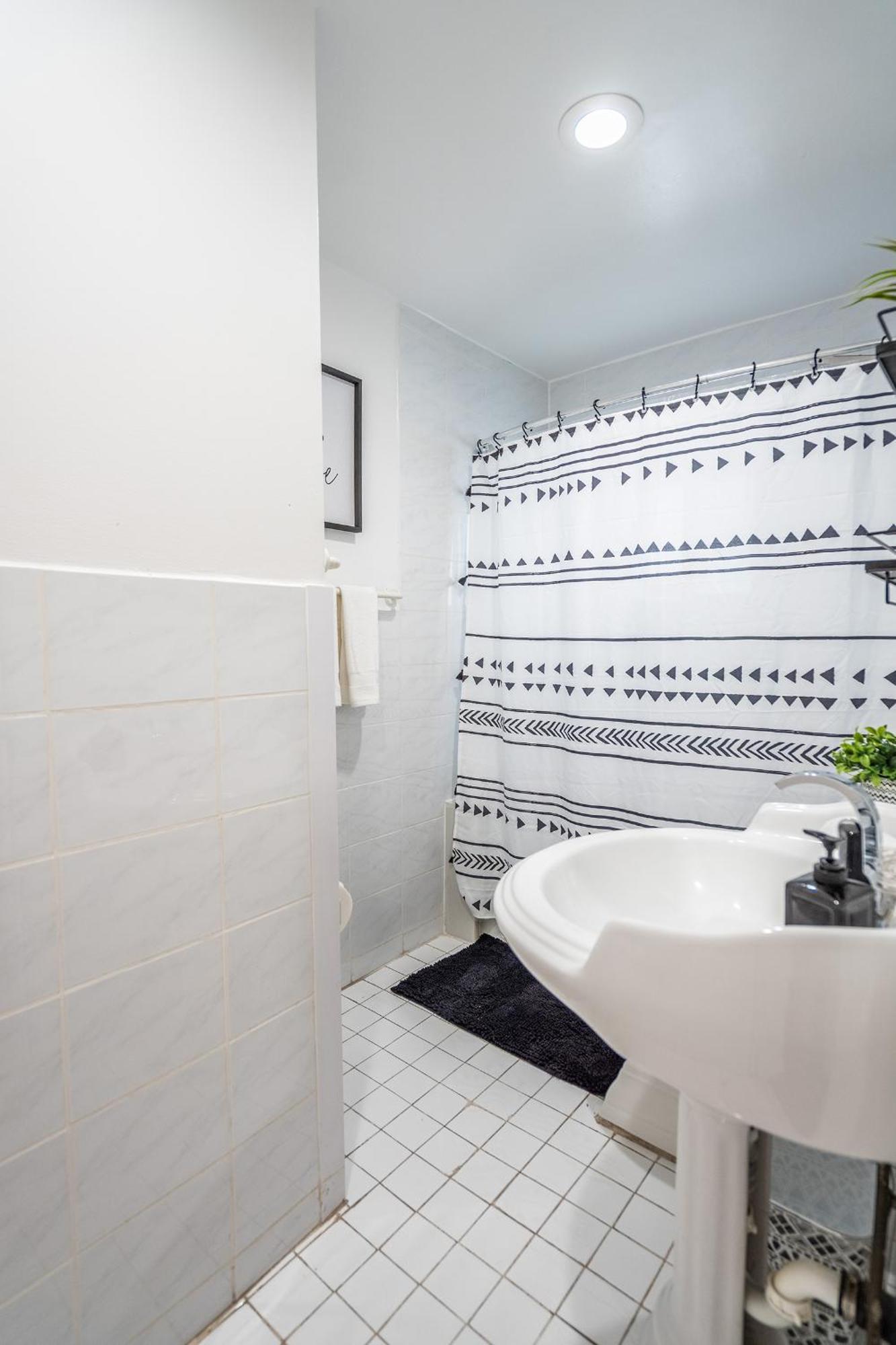 Apartment 2 Bd W/ Private Parking, Private Yard & W/d Miami
