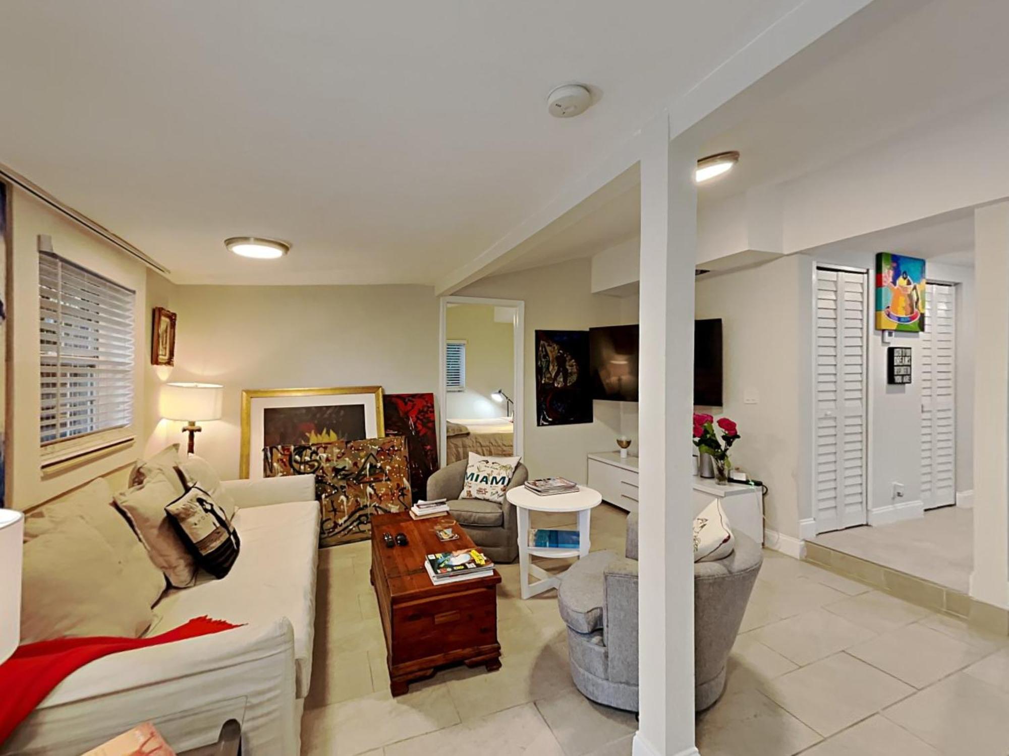 Townhouse With Patio, Gazebo, Free Parking, Centrally Located Ferienhaus Miami