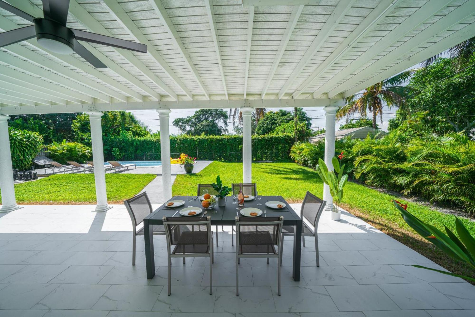 Villa New Tropical Oasis Retreat In Miami