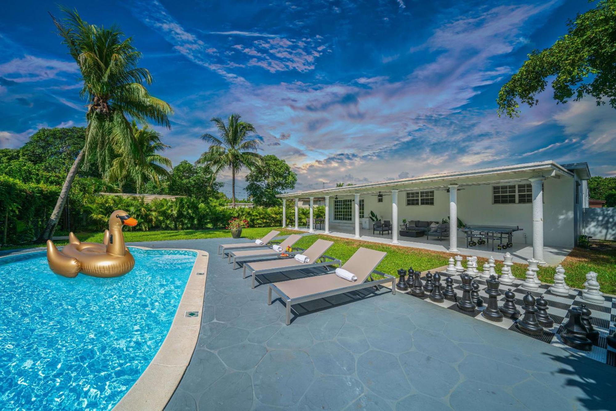 Villa New Tropical Oasis Retreat In