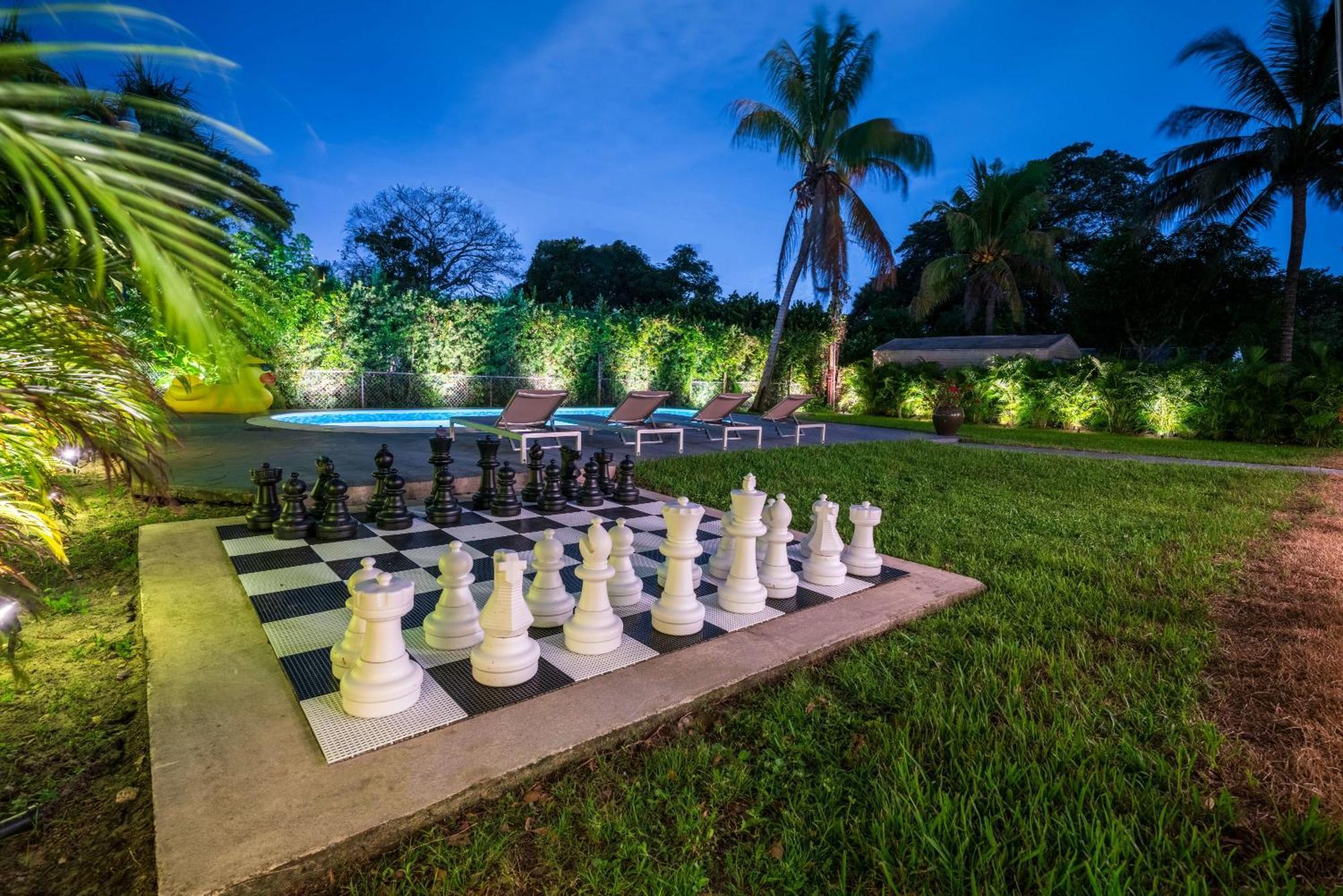 Villa New Tropical Oasis Retreat In