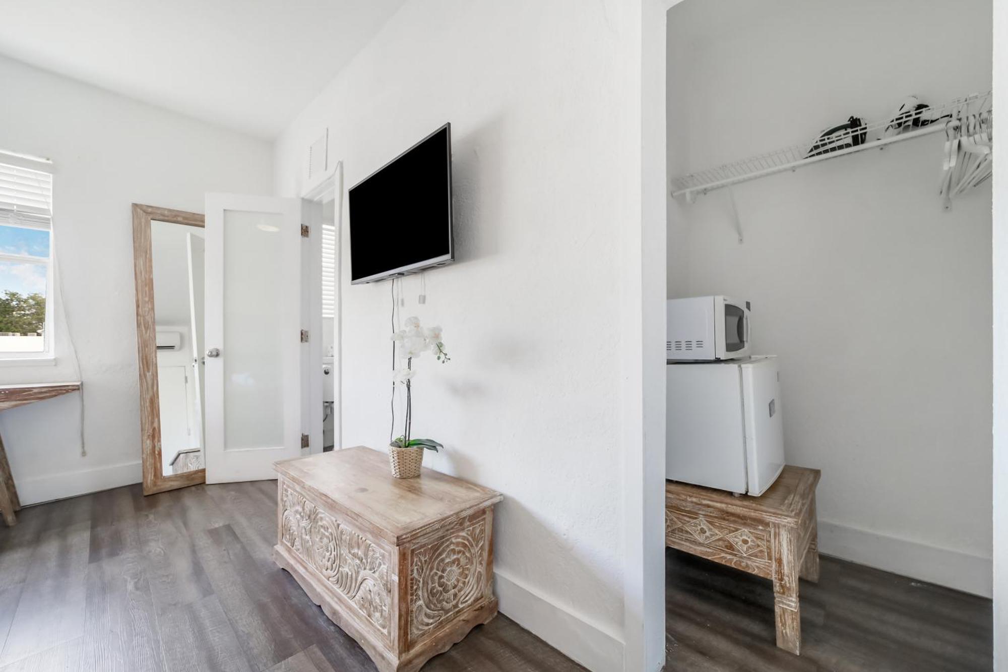 Treehouse Aparthotel 3*