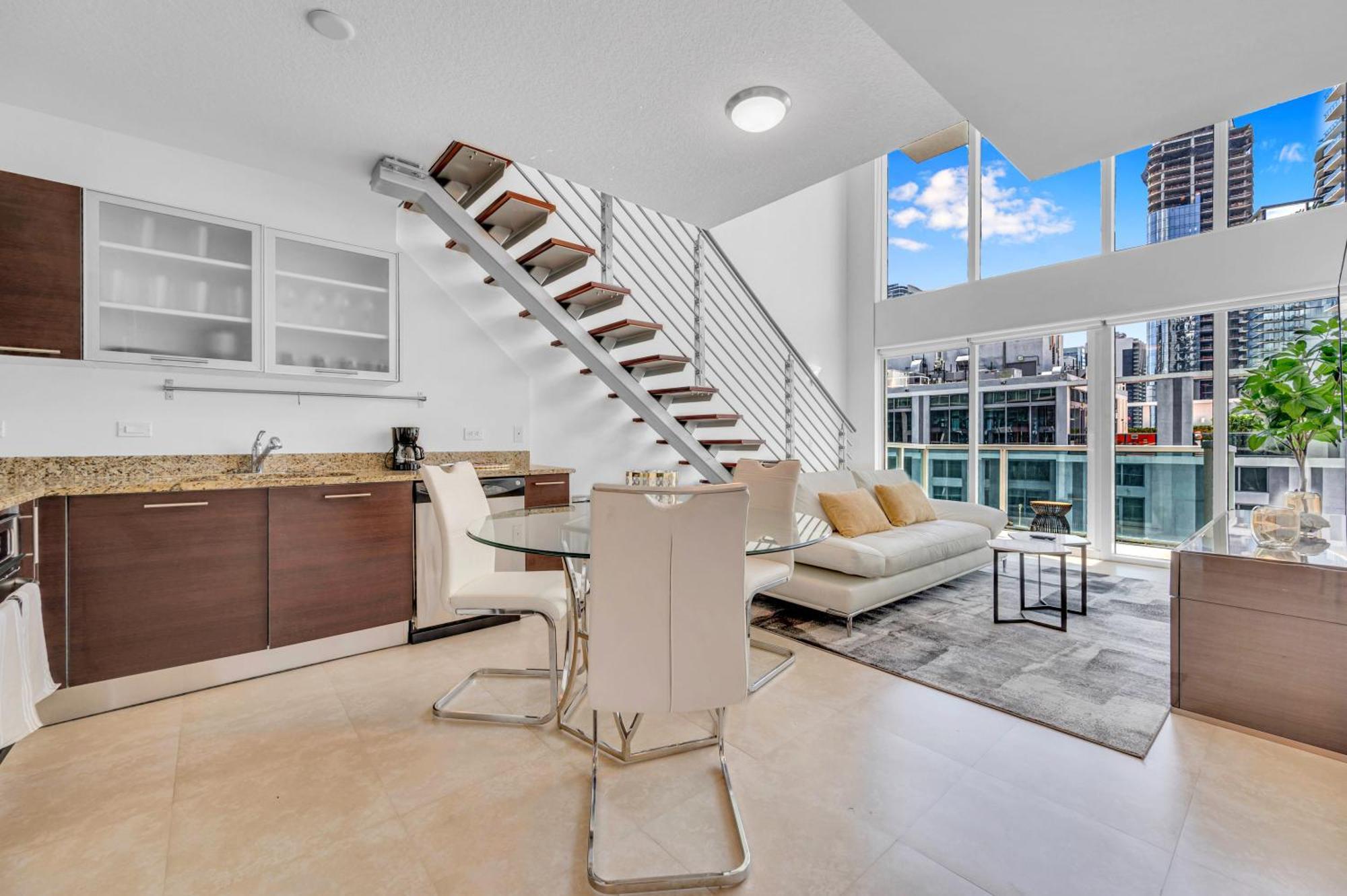 Amazing Loft Style 1 Bed With Water And City Views Miami