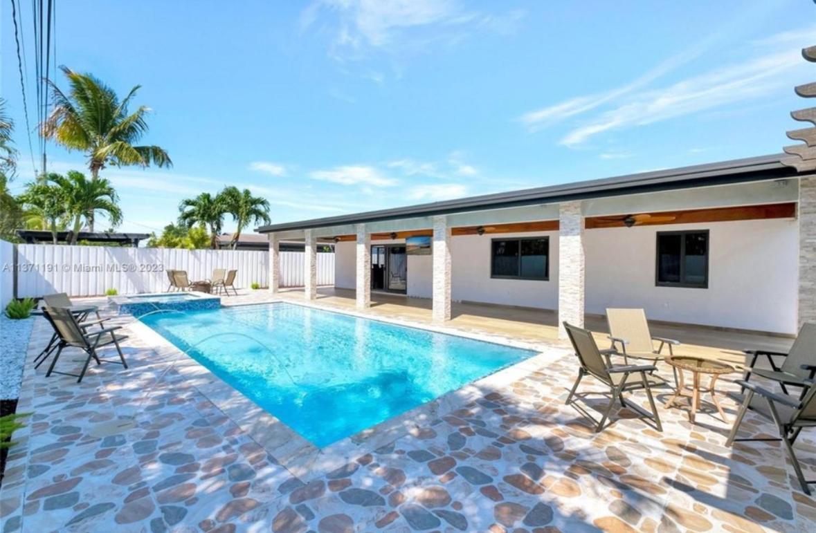 Holiday home Heated Pool Hot Tub