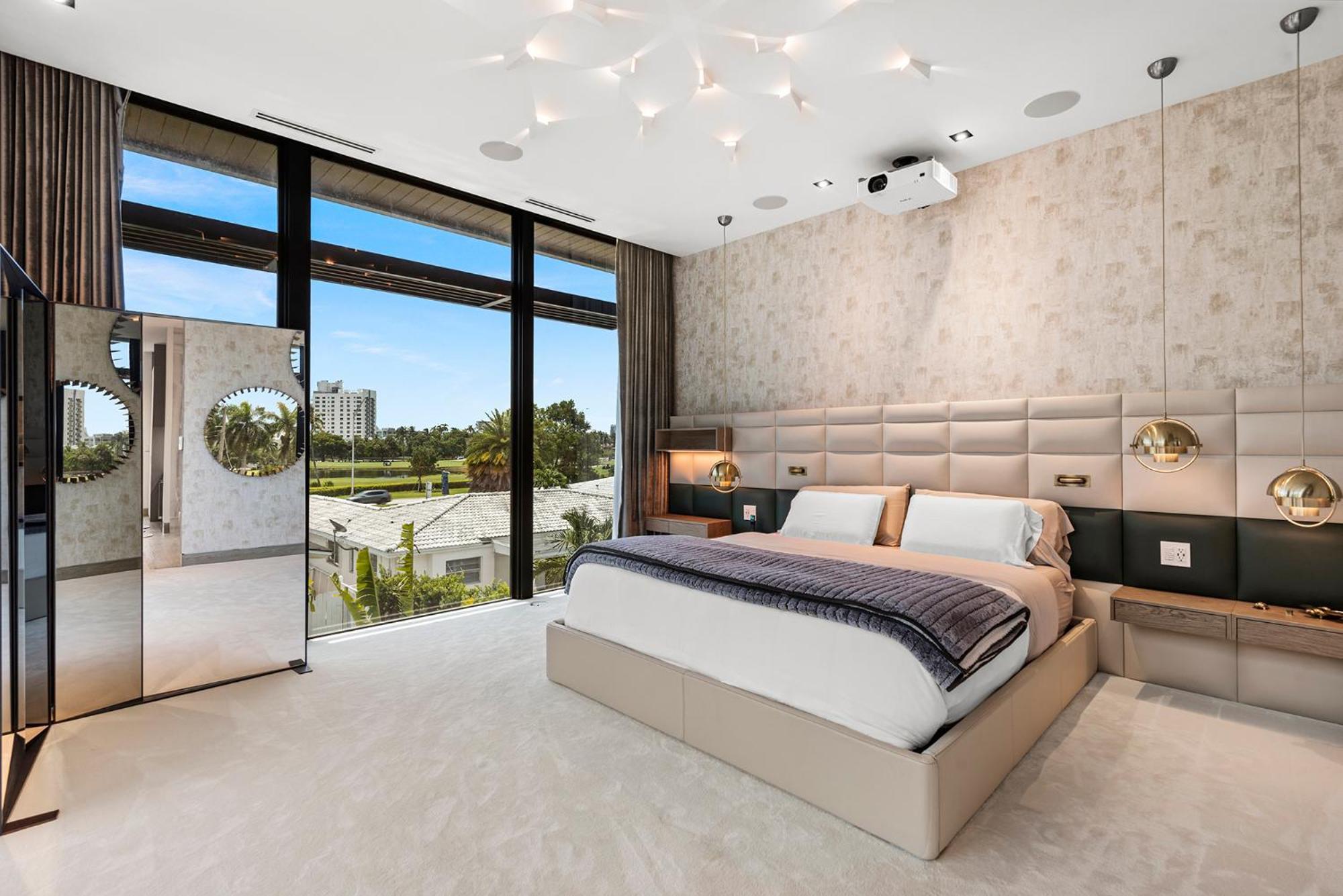 Modern Super Luxury Villa *