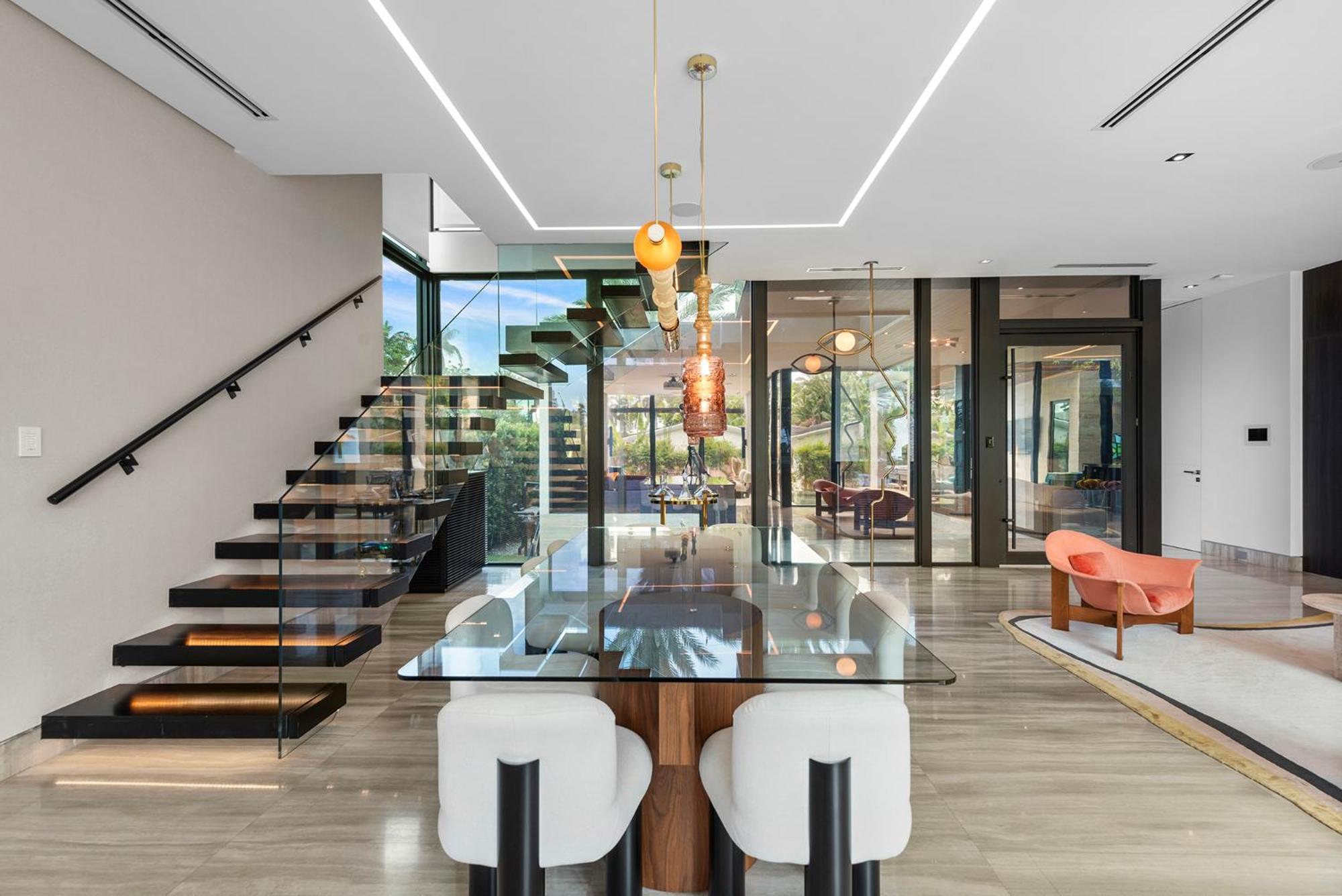 Modern Super Luxury *