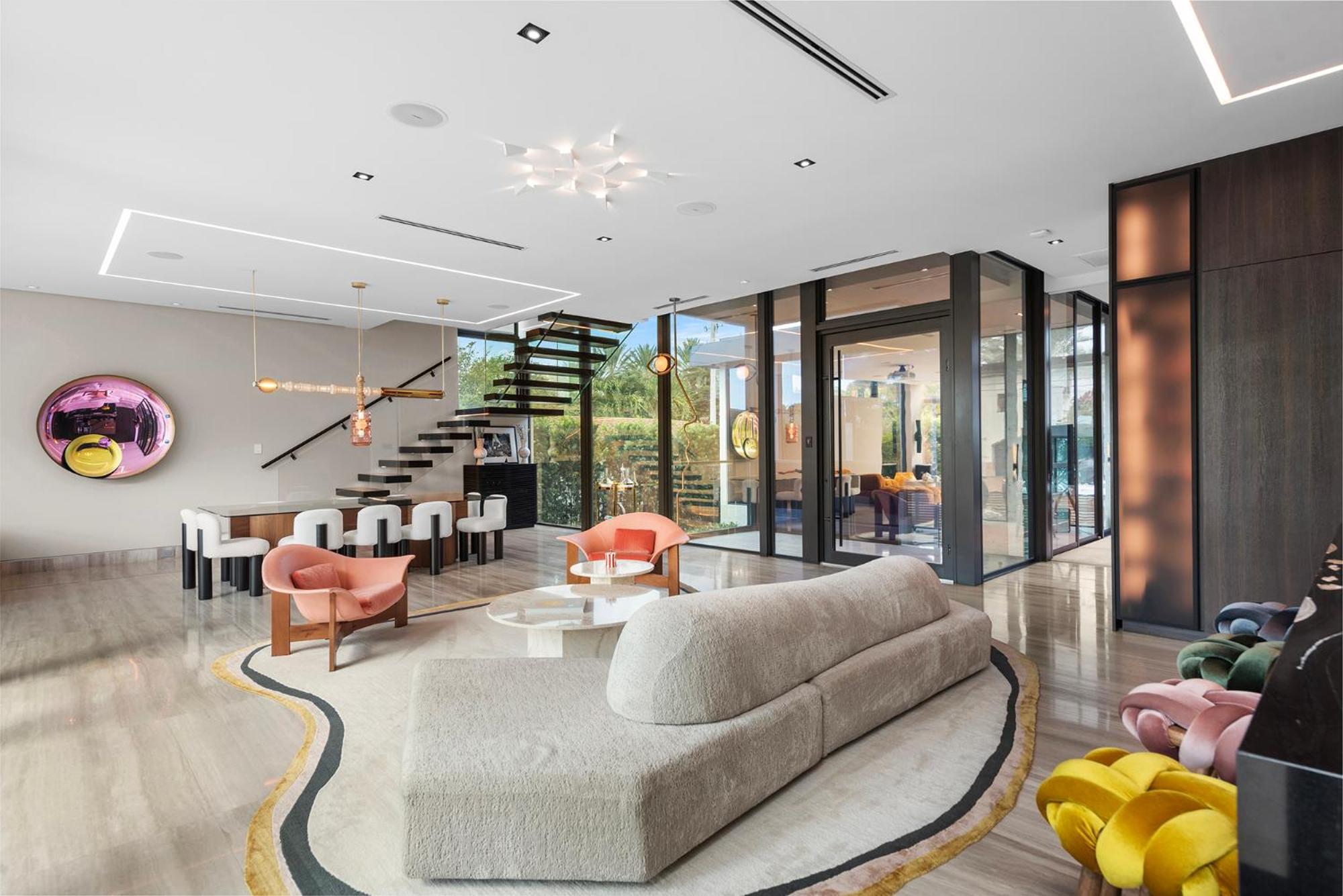 Modern Super Luxury Villa *
