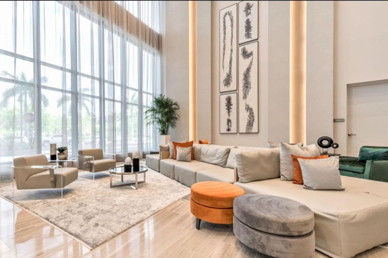 Apartment Doral With Fabulous View Miami