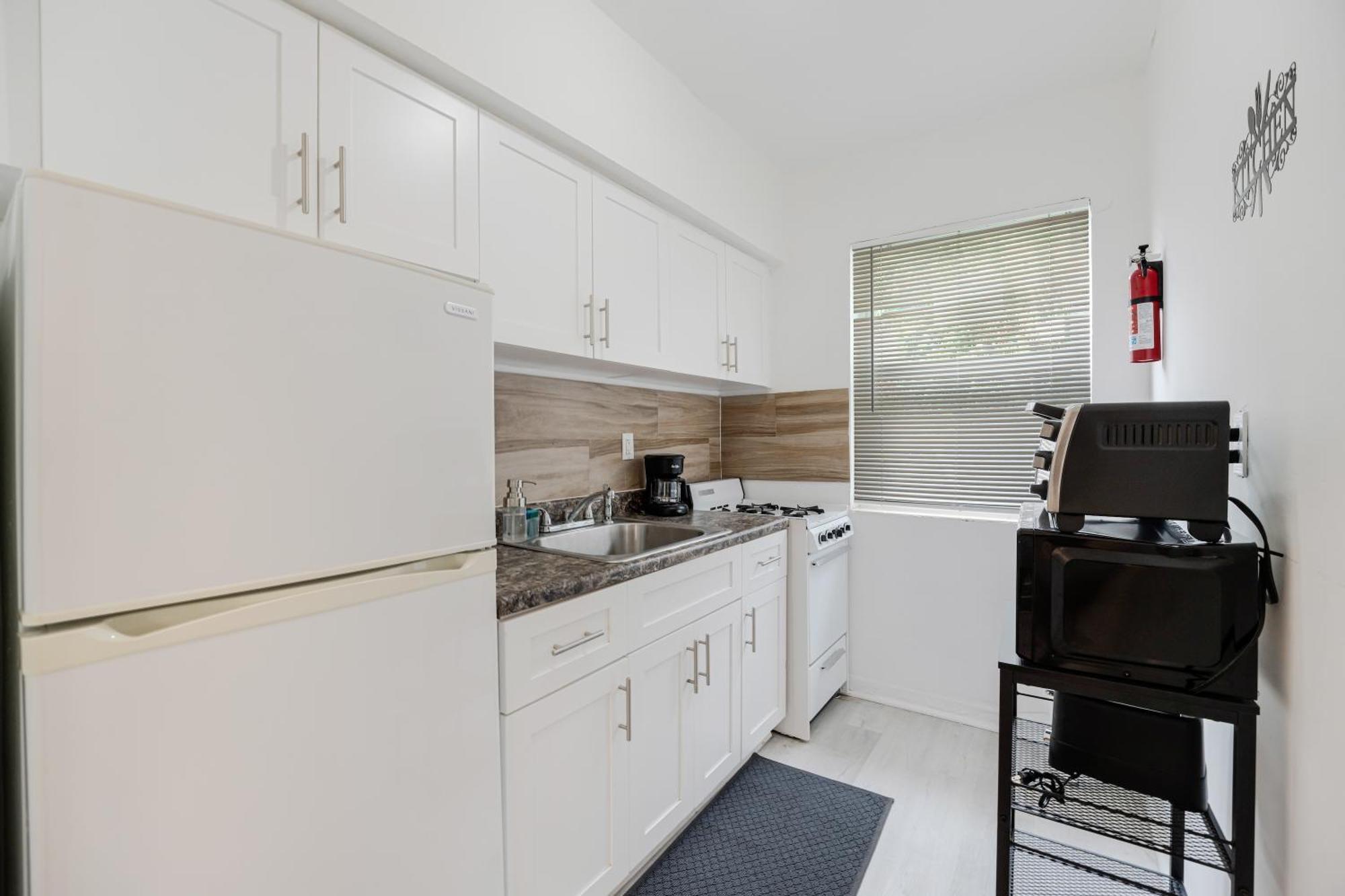 Chic 1Br Getaway Steps From Brickell Apartment