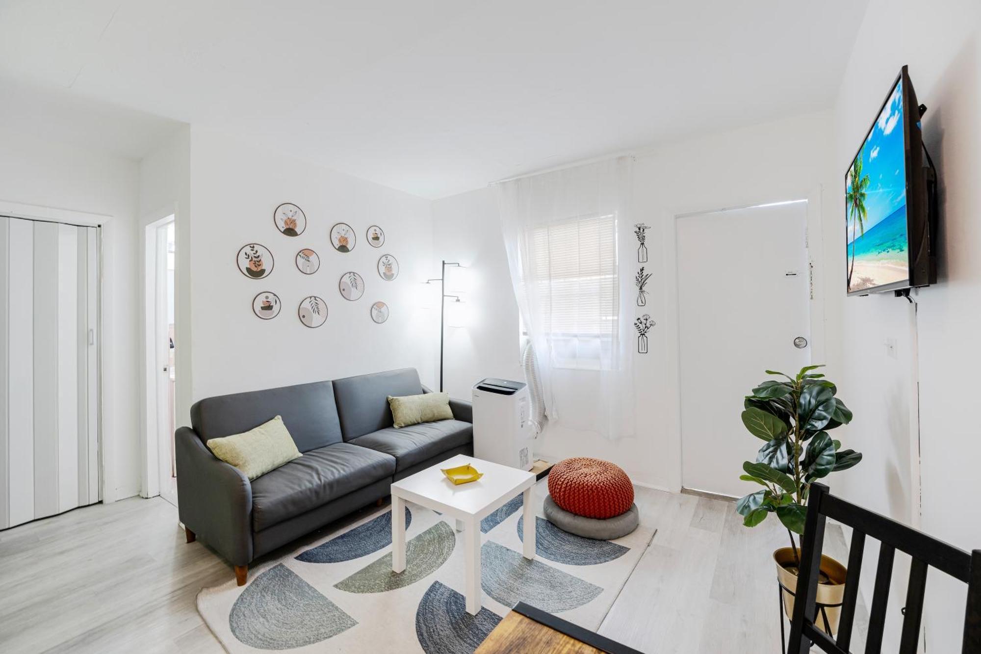 Chic 1Br Getaway Steps From Brickell *