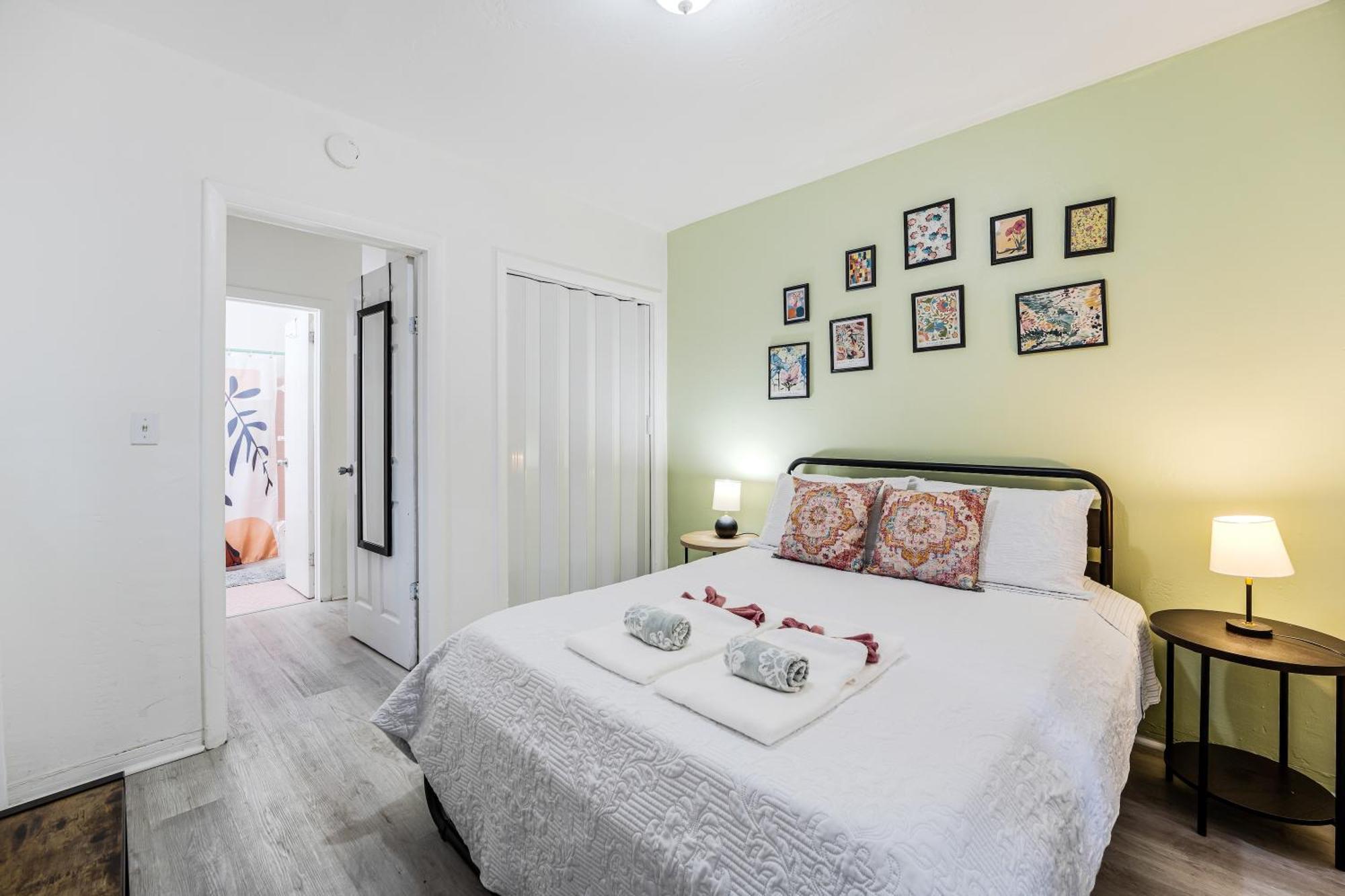 Chic 1Br Getaway Steps From Brickell Apartment
