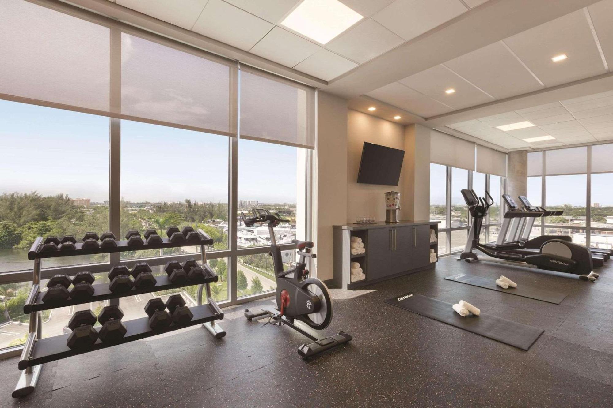 Radisson Red Miami Airport Miami Springs