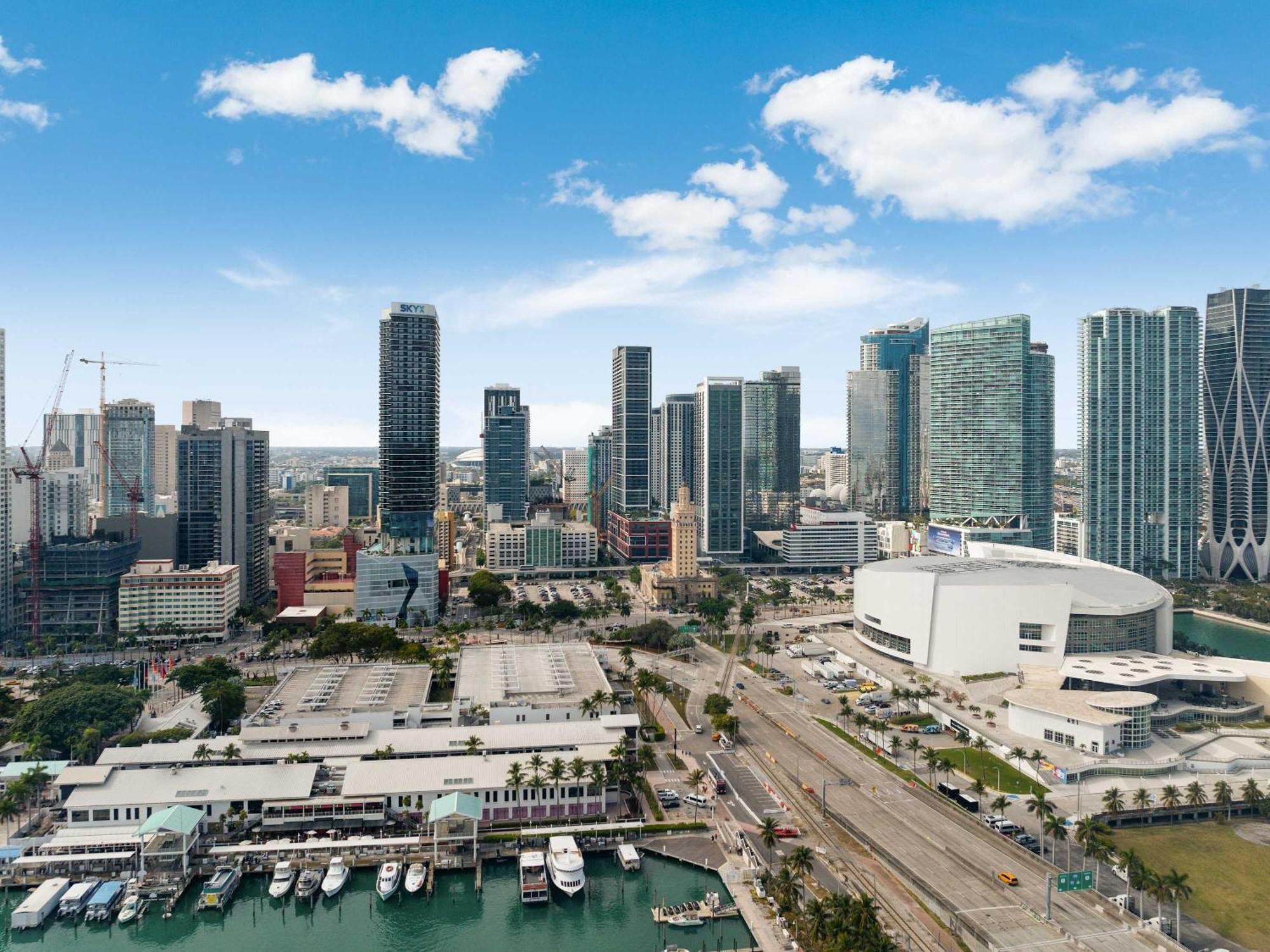 Lemon Drop Cozy Pool And Gym Apartment Miami