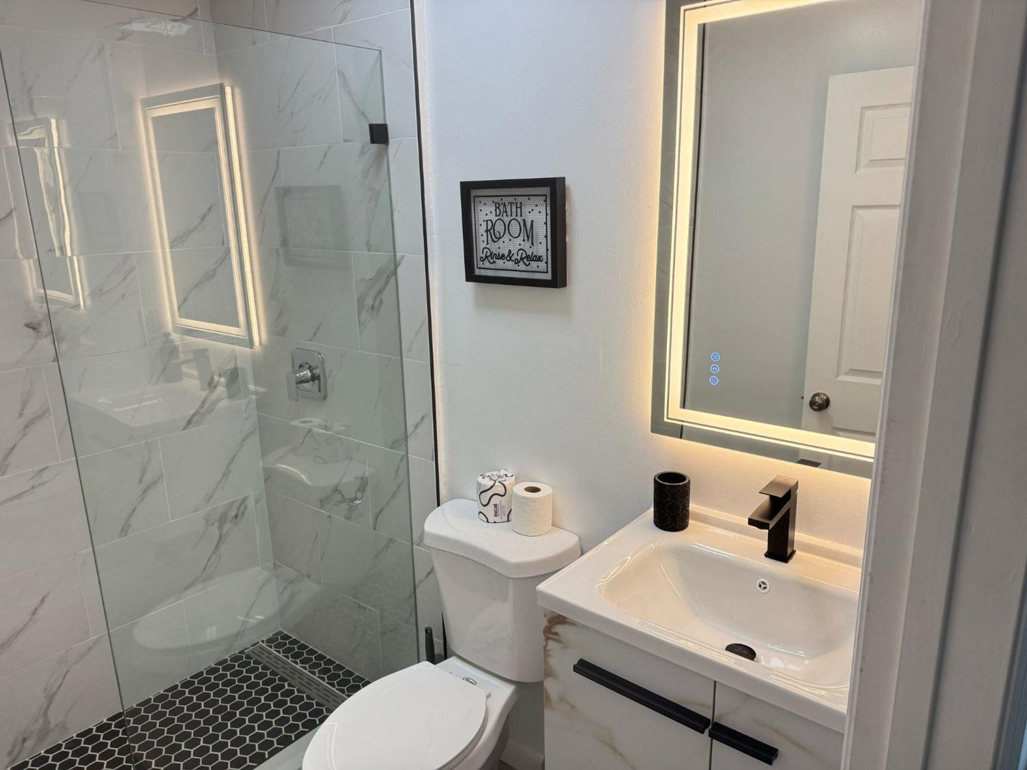Renzzi Aparthotel *