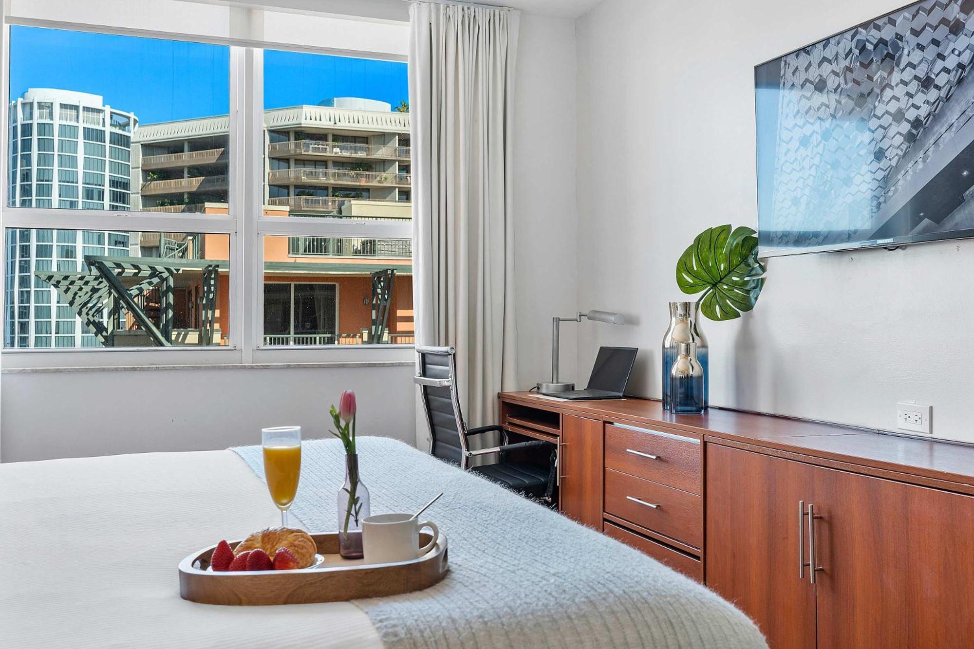 Mvr Groves Most Photo Worthy Suite Inn