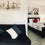 Adorable Private Apartments In The Heart Of Miami!