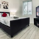 Adorable Private Apartments In The Heart Of Miami!
