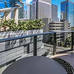 Aluna Lux Suites At Sls Lux Brickell Building