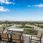 Luxury Exclusive Unit 1Br Midtown / Free Parking