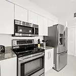 Superb Condo With Parking In Brickell Miami