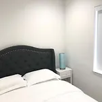 Miami-Airport Oasis Vip House