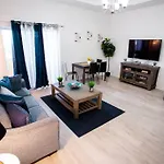 2/2.5 Miami Apartment,7 Mins Airport, 20 Min Beach
