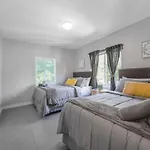 Duplex Upper East Side 15 Minutes From The Beach