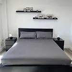Reach-Miami Hosting: Luxury Apartment Near Brickell