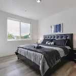 Amazing Townhouse 15 Minutes From The Beach