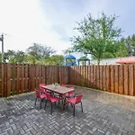 Amazing Townhouse 15 Minutes From The Beach