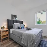 Spectacular 3 Bedrooms House, Spacious And Bright
