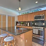 Modern 2 Bd And Loft Getaway Less Than 9 Mi To Dtwn!