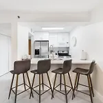 Fantastic 2/1 Condo @Brickell With Pool