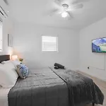 Beautiful Apt 2/2 Near The Beach